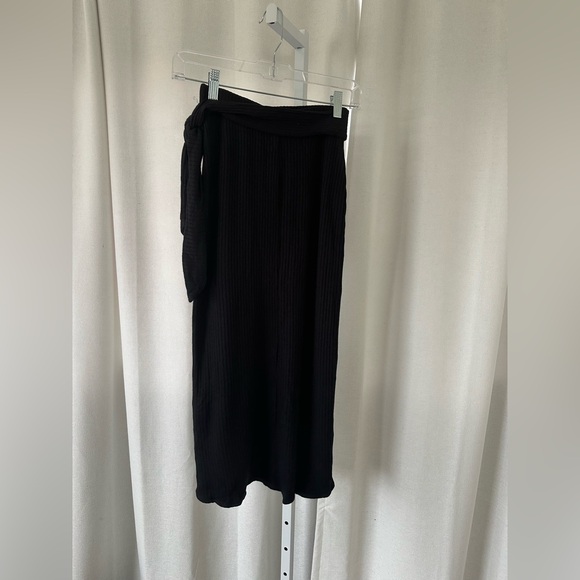 CLEARANCE Reformation ribbed wrap skirt  FINAL PRICE NO OFFER CONSIDERED - Picture 3 of 7